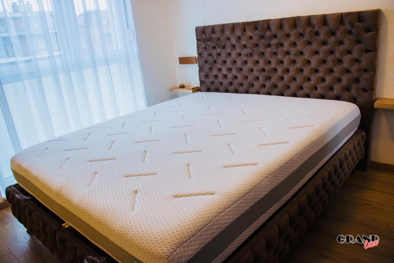 Grand Lux Apartment Ντόμποϊ Εξωτερικό φωτογραφία